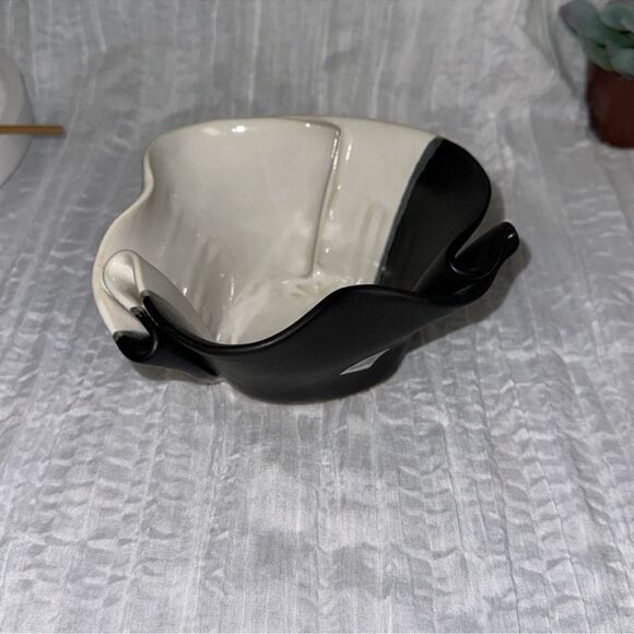 Handcrafted Stoneware Ivory Black Guacamole Bowl
